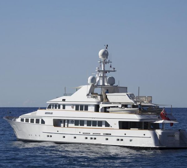 Steve Jobs’s iYacht – A luxury Feadship superyacht — Yacht Charter ...